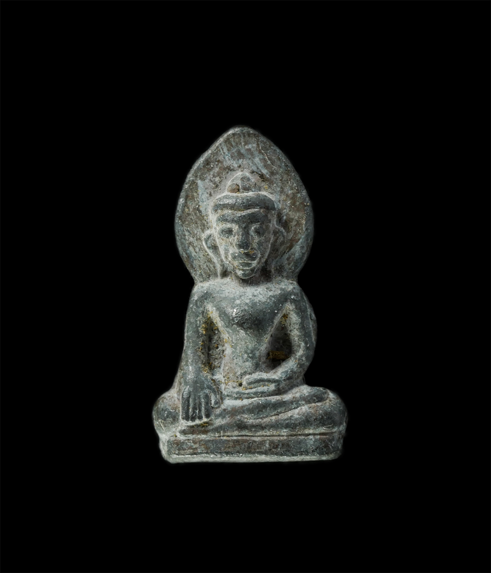 28Apr25 (232)p.jpg - พระท่ากระดานน้อย วัดบ้านทอง(ท่าล้อ) จ.กาญจนบุรี หลวงพ่อนารถ นาคเสโน ปลุกเสก ปี2516 แจกที่ระลึกในงานฉลองสมณศักดิ์ สัญญาบัตรชั่นเอก ปี2530 หลวงปู่บรรทม  [..] | https://kamulet.in.th